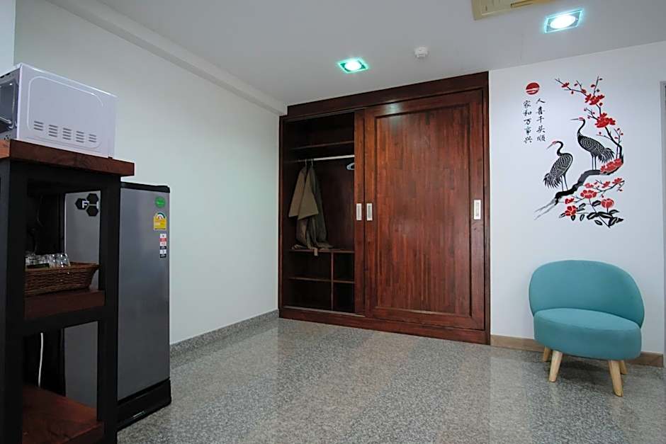 Cha Li's Family Hotel&Hostel