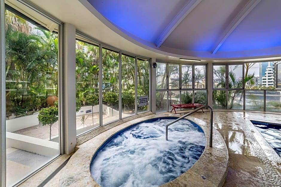 Private Apartments Chevron Renaissance