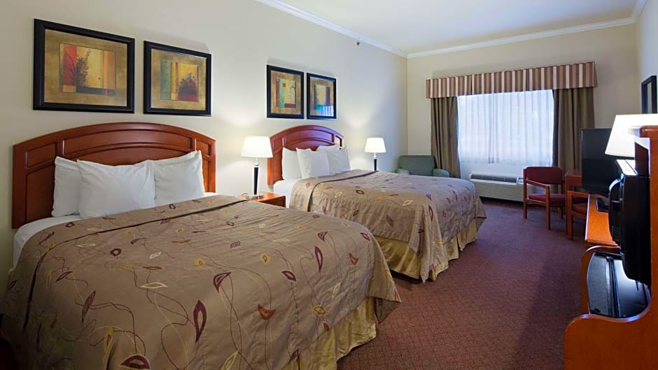 Best Western Cleveland Inn & Suites