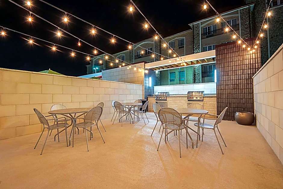 Home2 Suites by Hilton Dallas/Grand Prairie, TX