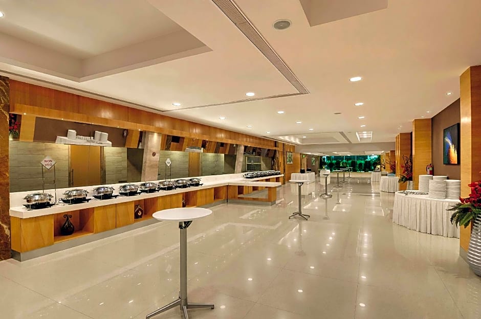 Express Inn The Business Luxury Hotel