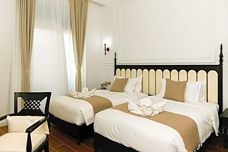 Royal Courtyard View Twin Room