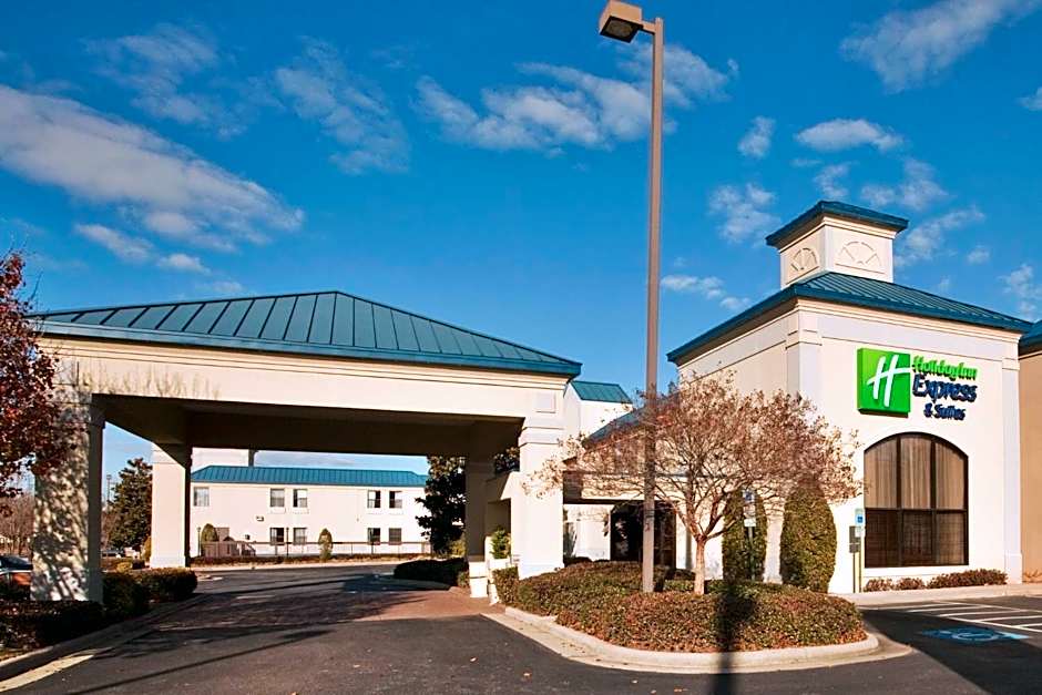 Holiday Inn Express and Suites Wilson I-95 By IHG