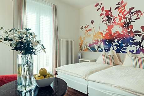 Standard Double Room with Lake View