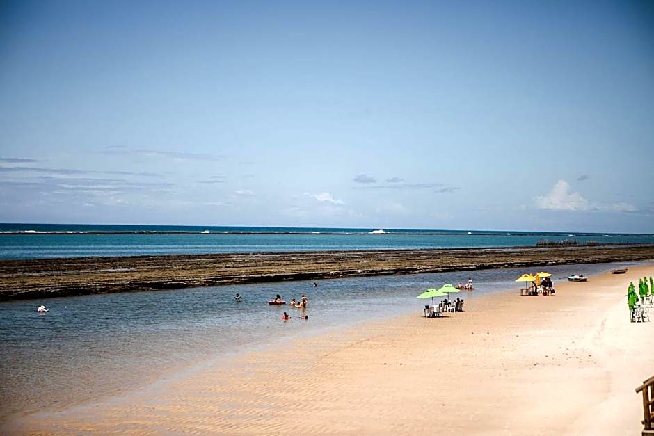 Casa com 5 suítes, sauna, piscina e área gourmet