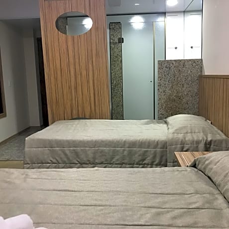 COUPLE TRIPLE STANDARD