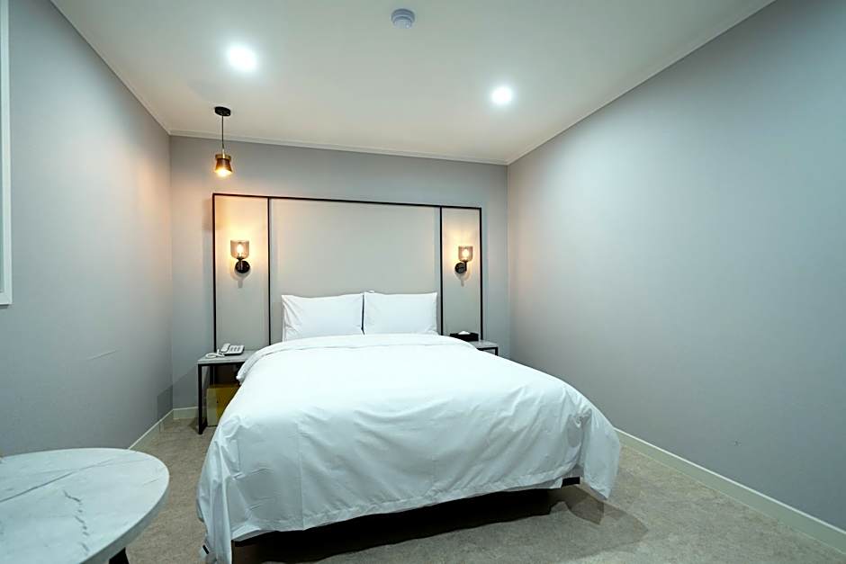 NINE HOTEL
