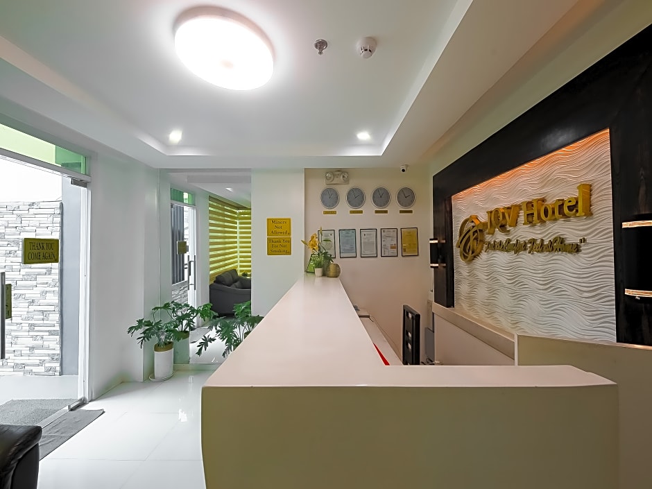 Vaccinated Staff - OYO 862 Jqv Hotel