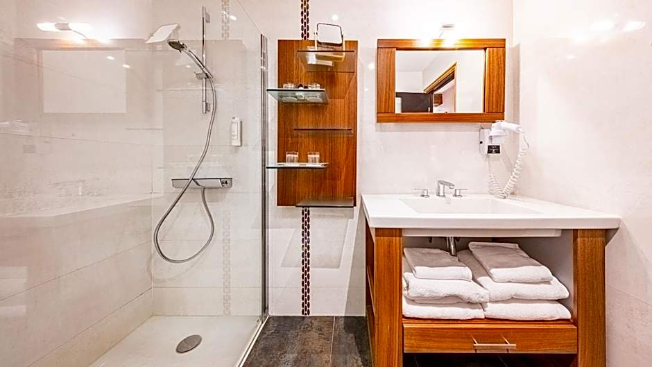 Logis Hotel De La Cote D'or