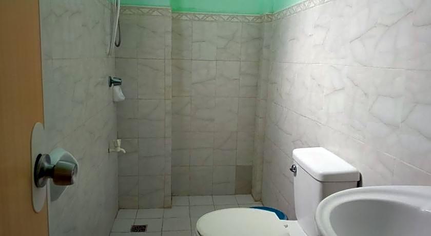 RedDoorz @ July's Haven Seaside Pension Camiguin