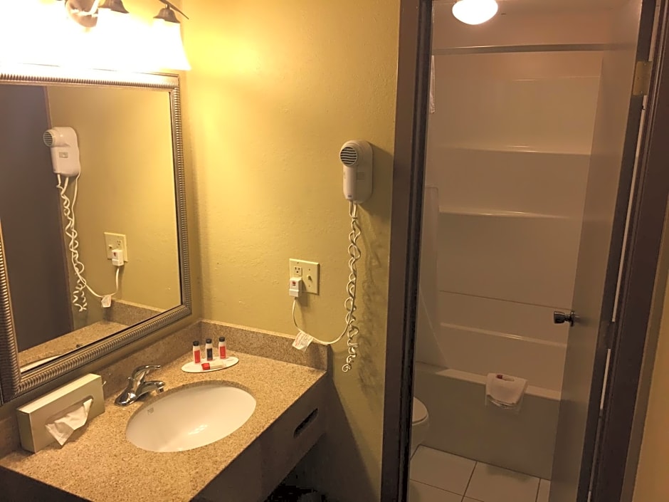Days Inn by Wyndham Bismarck