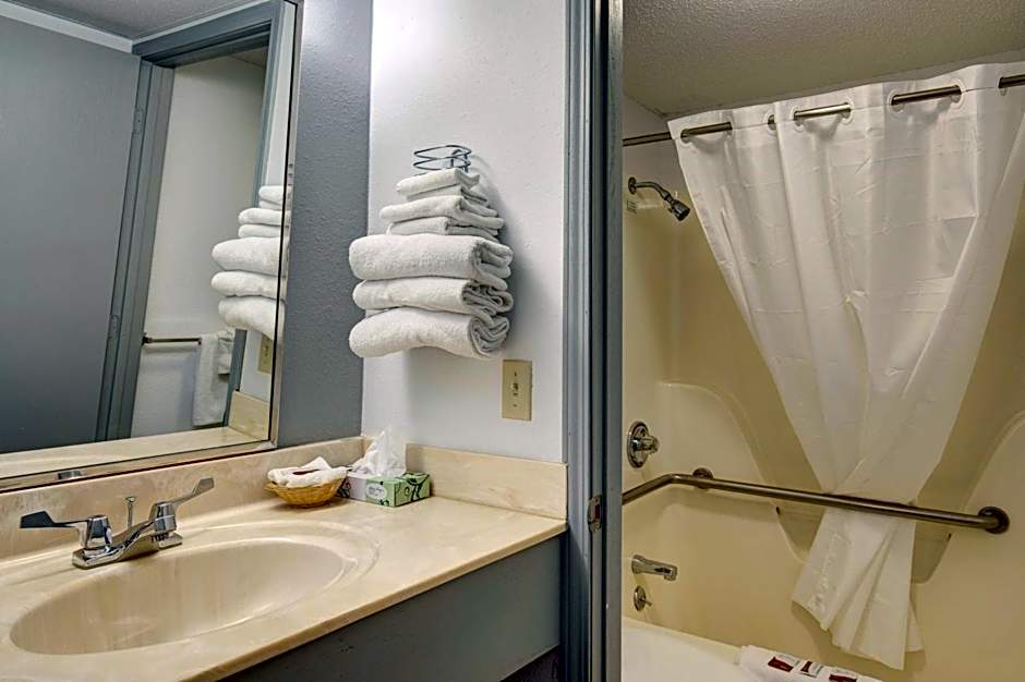 Howard Johnson by Wyndham Branson Theatre District