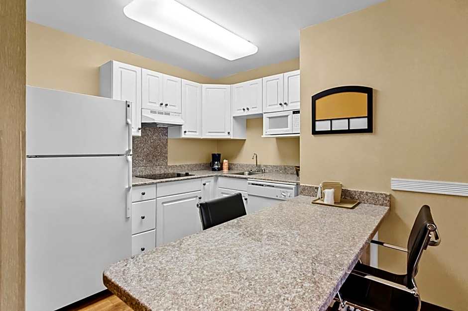 MainStay Suites Roanoke Airport