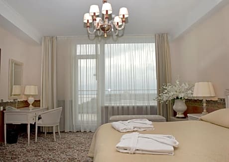 Presidential Suite with Sea Wellness SPA Access
