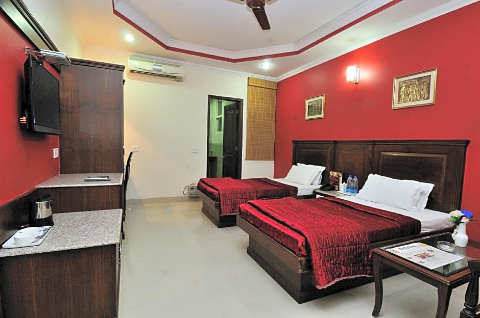 Hotel Maharaja Residency