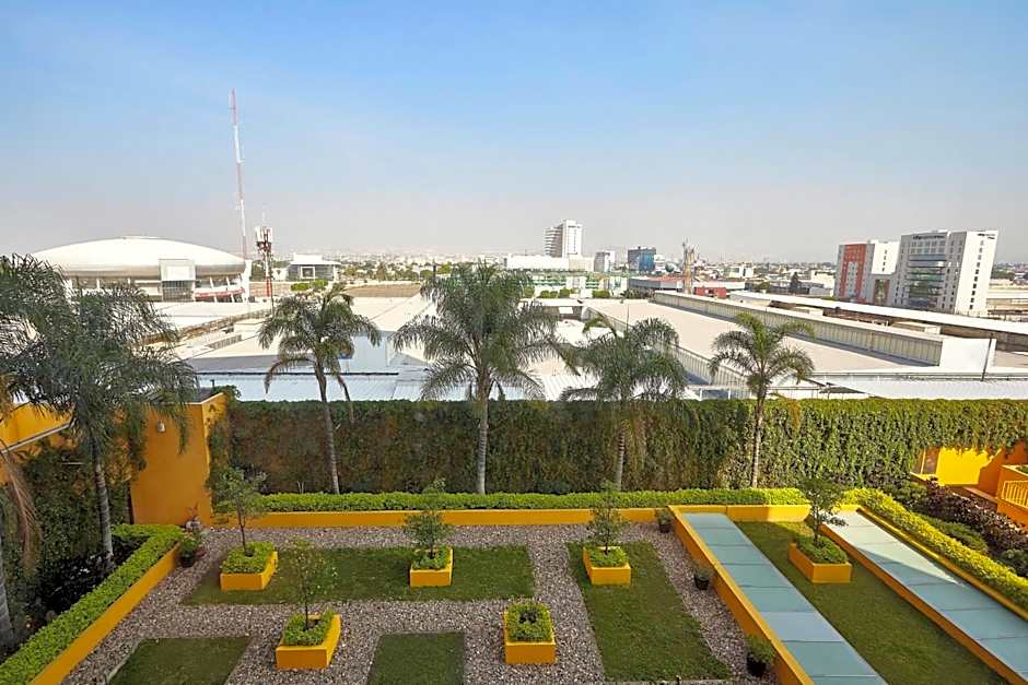 Courtyard by Marriott Leon at The Poliforum