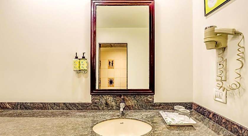 Lemon Tree Hotel East Delhi Mall