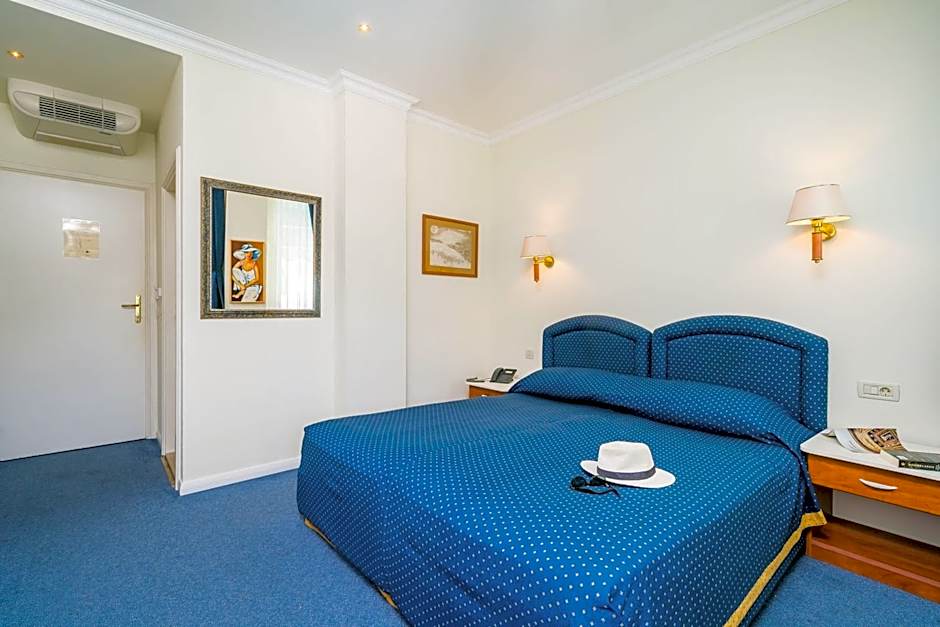 Boutique & Beach Hotel Villa Wolff