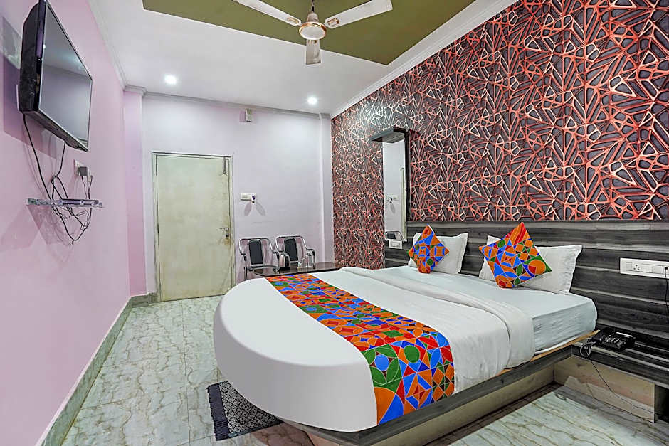 FabHotel Deepak Palace - Assi Ghat
