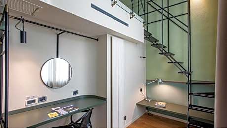 PORTICI JUNIOR SUITE 1 PAX