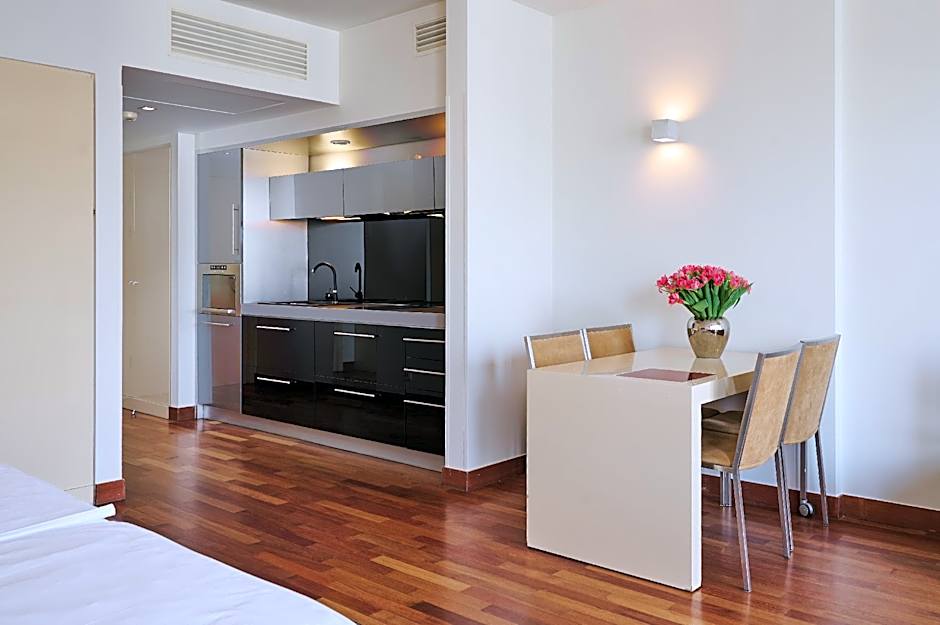 Mamaison Residence Diana
