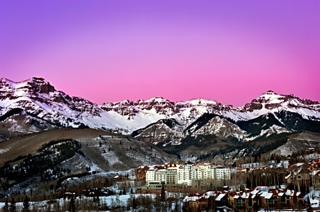The Peaks Resort & Spa