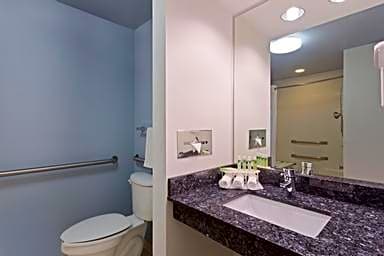 Holiday Inn Express Hotel & Suites Clearwater North/Dunedin By IHG