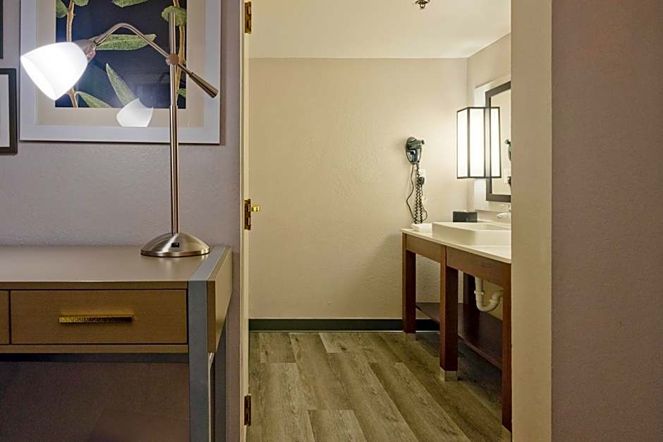 The Palms Inn & Suites Miami, Kendall, FL