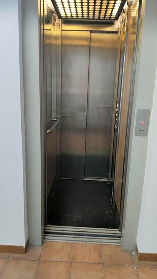 Hotel H28 Camas
