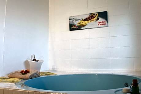 Queen Studio with Spa