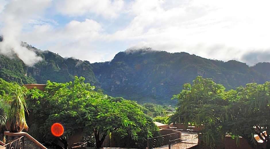 Hostal de la Luz - Spa Holistic Resort