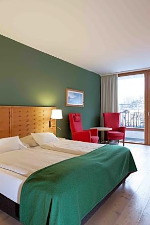 Standard Double Room with Balcony and Mountain View