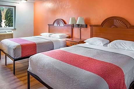 Deluxe Queen Room with Two Queen Beds - Non-Smoking