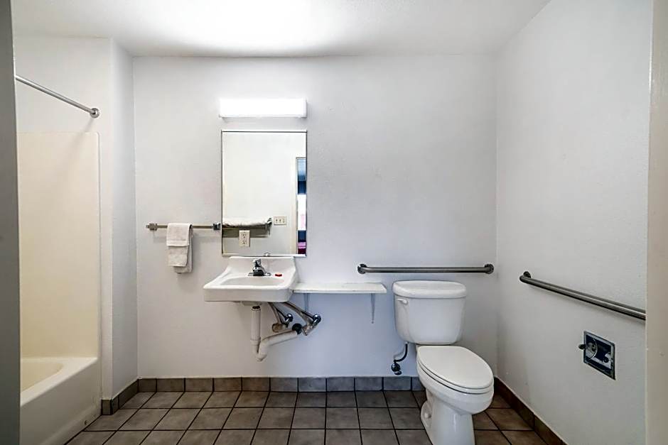 OYO Hotel San Antonio near AT&T Center