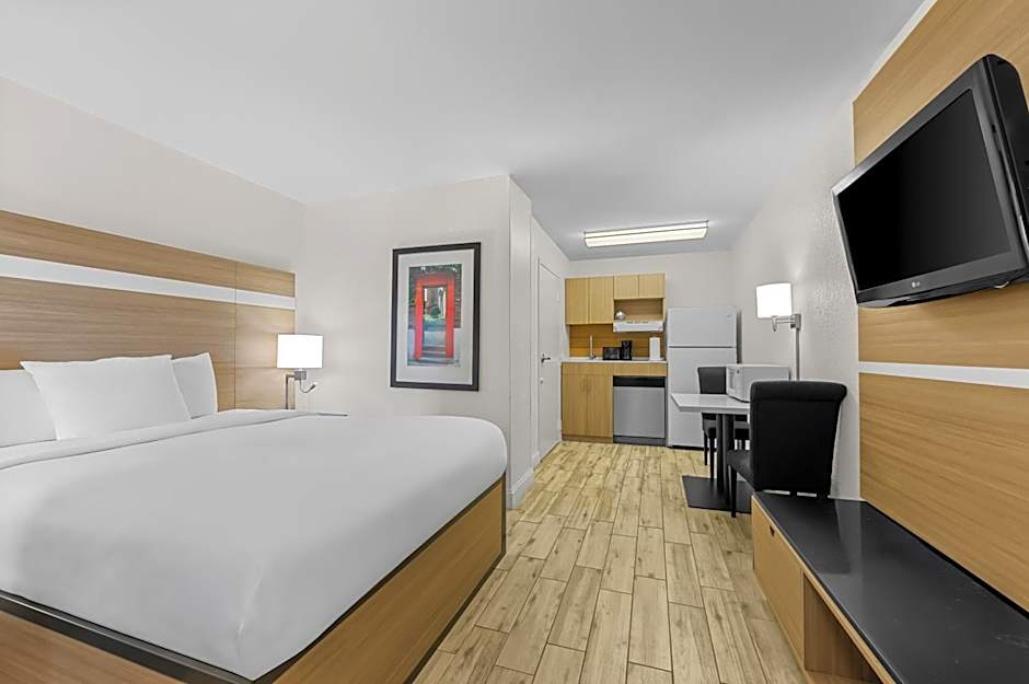 MainStay Suites Knoxville - Cedar Bluff