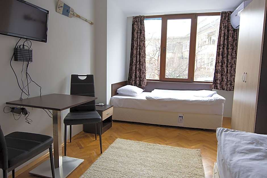 Guest Rooms Old Captain