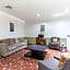 Econo Lodge Inn & Suites East Houston I-10