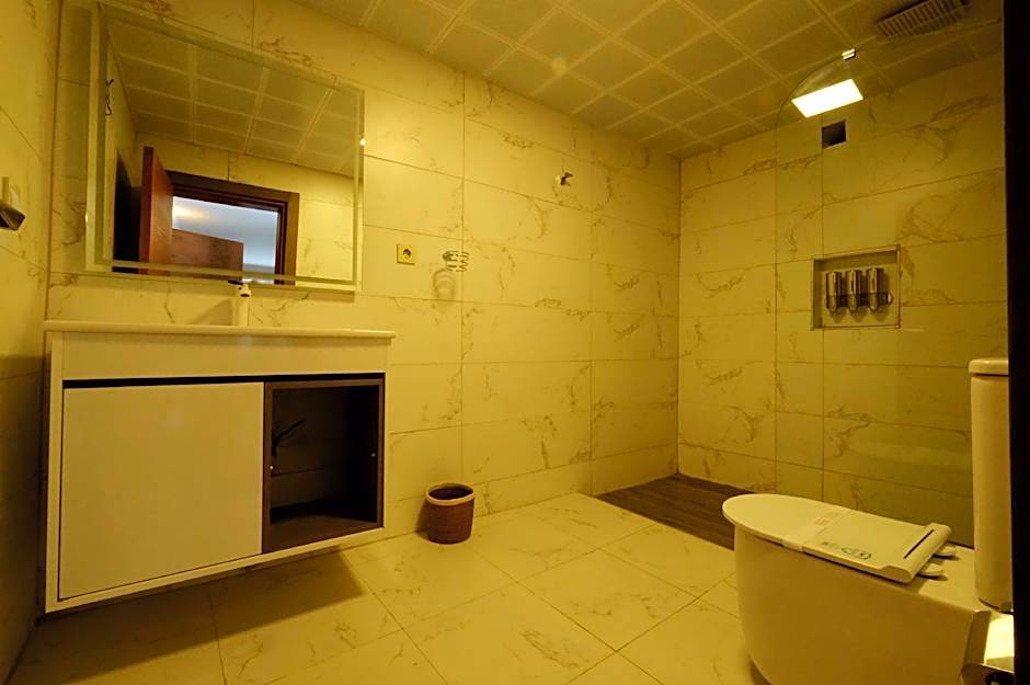 VARYANT HOTEL