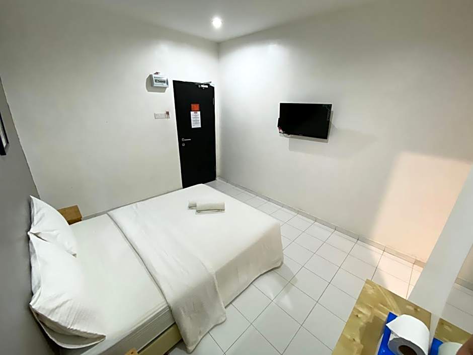 1108 Hotel Sungkai
