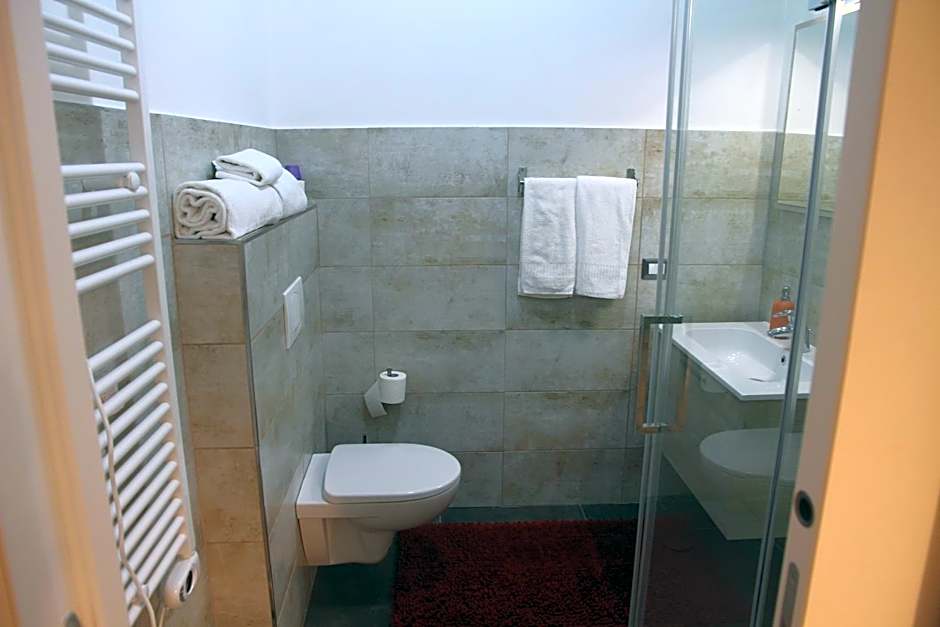 ES - Essential Solution & Emotion Stories (locazione turistica)