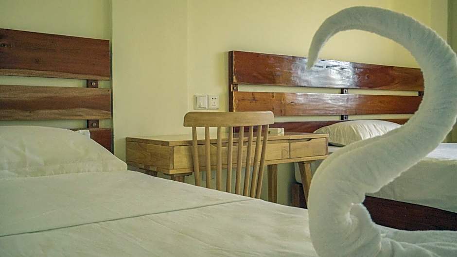 Speed 8 Inn Moalboal