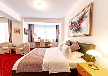 Queen Room with Balcony