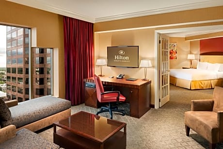 1 King 1 Bedroom Executive Level Suite