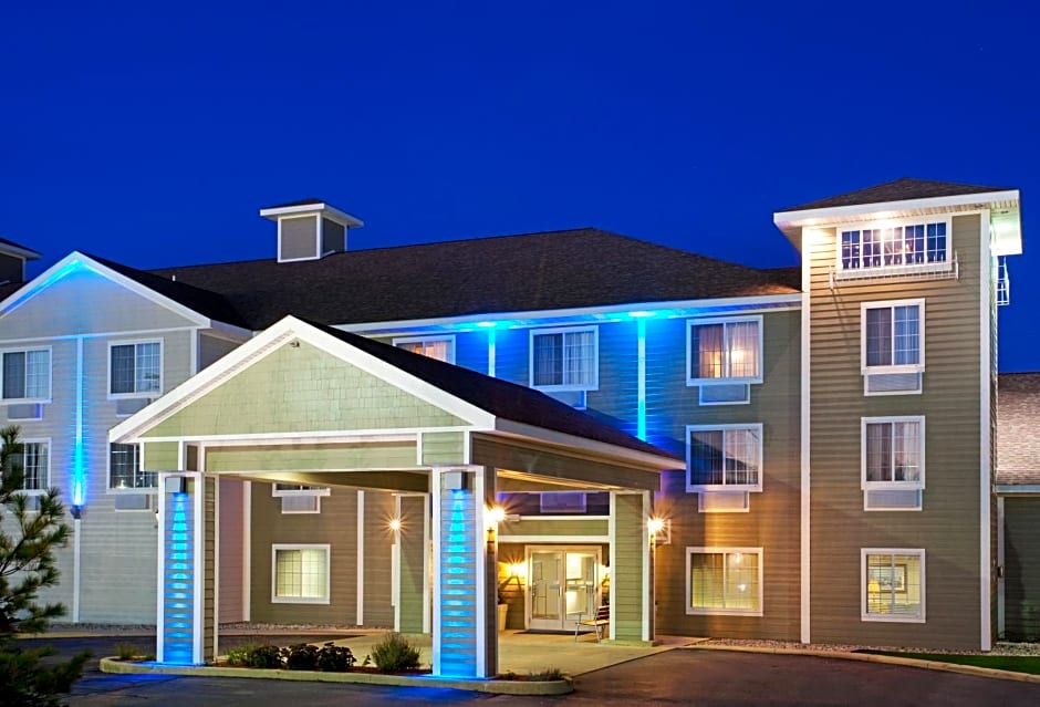 Holiday Inn Express & Suites New Buffalo, MI by IHG