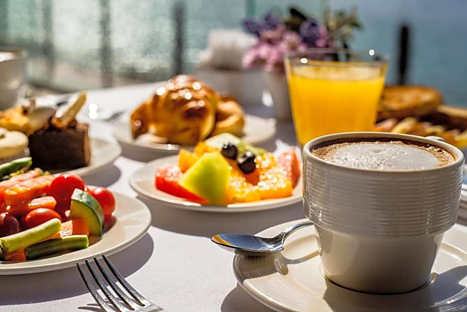 Alma Del Lago Suites & Spa