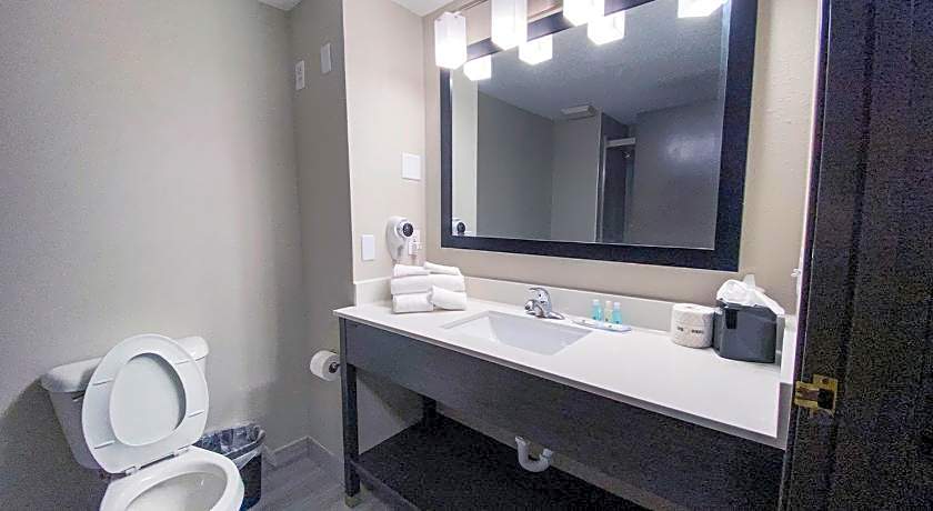 Suburban Extended Stay Roseville – Roseville, MI