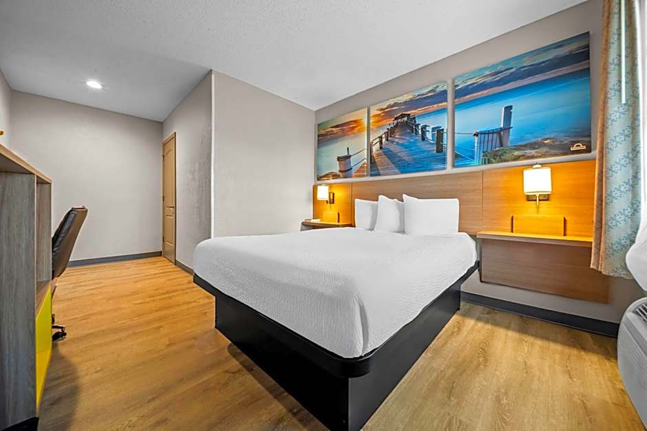 Days Inn by Wyndham Troy