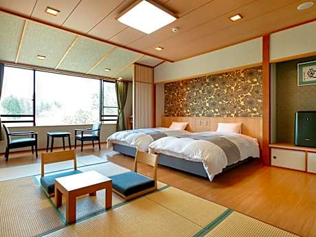 Japanese-Style Superior Room with Tatami Area and Mountain View