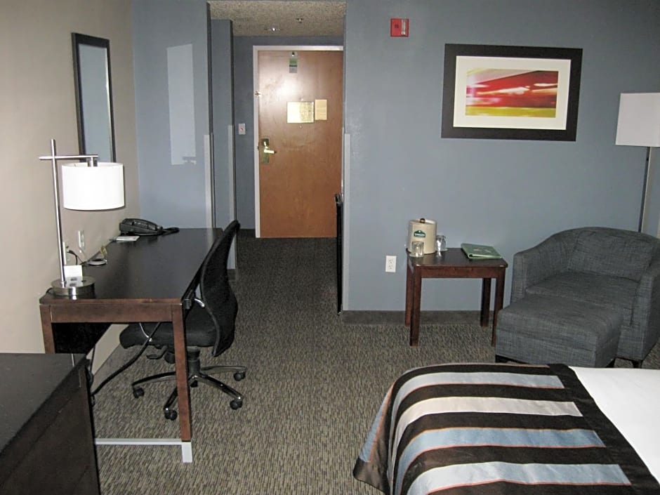 Wingate by Wyndham Fargo