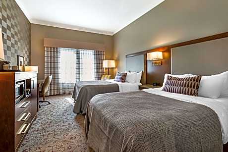 Queen Room with Two Queen Beds with Roll-In Shower - Mobility Access